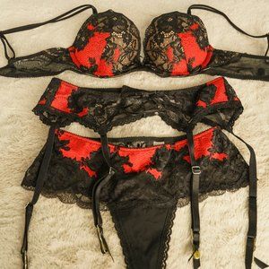 Very Sexy Lace Pushup Bra Set